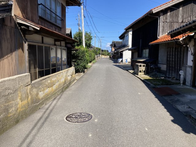 西伯郡大山町上萬　土地（現況渡し）の前面道路含む現地写真