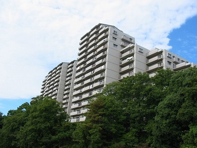 フラワータウン・アミル21ナデシコ館の外観