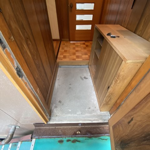 眞島アパートの玄関