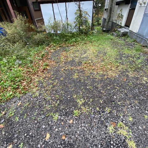 眞島アパートの駐車場