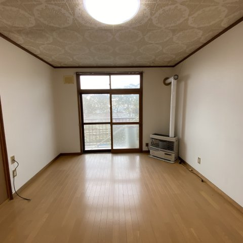 眞島アパートの居間・リビング