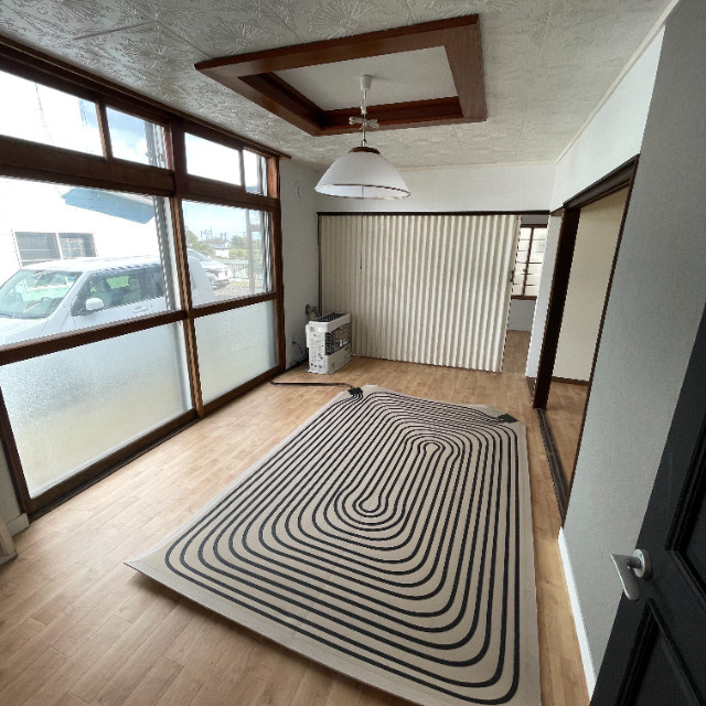 室蘭市柏木町9-10戸建の居間・リビング