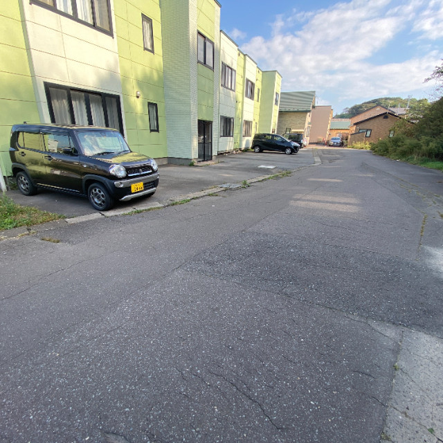 ベルシーヌ港南（蘭西）の駐車場