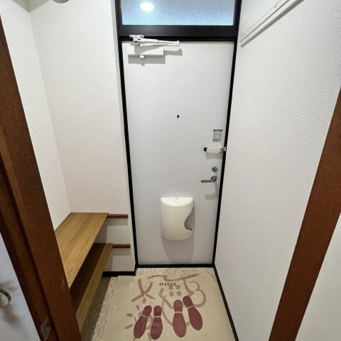 ハイツメモリーＡの玄関