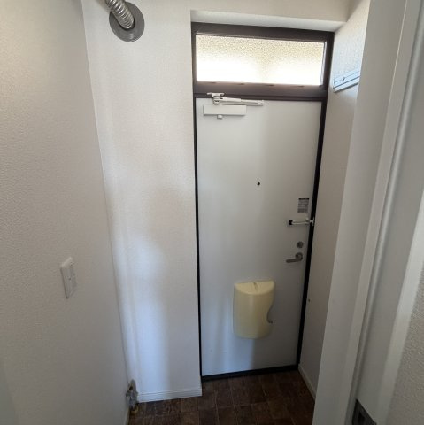 ハイツメモリーＡの玄関