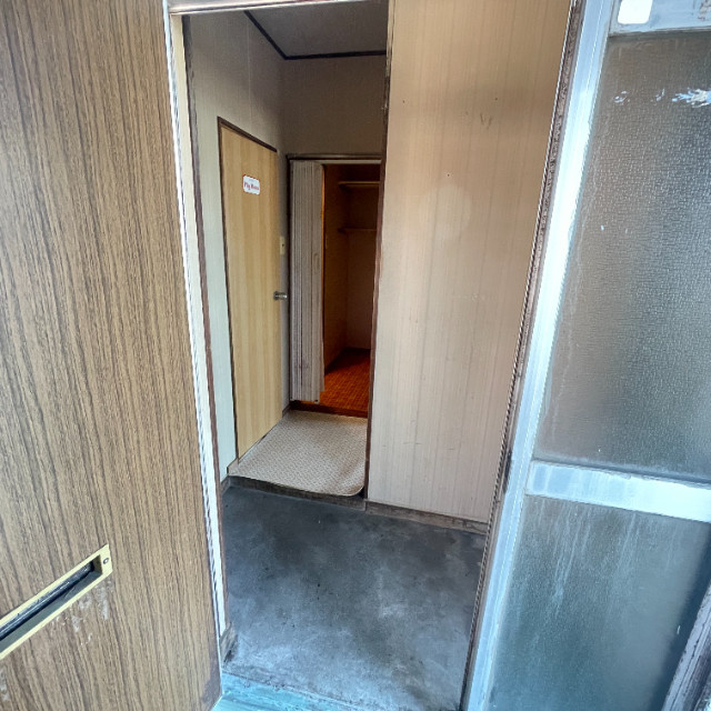 フルタコーポの玄関