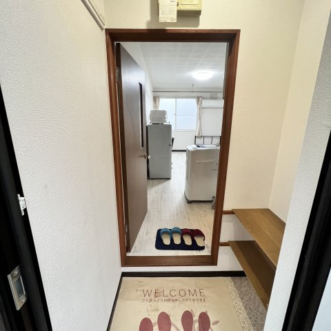 ハイツメモリーＡの玄関