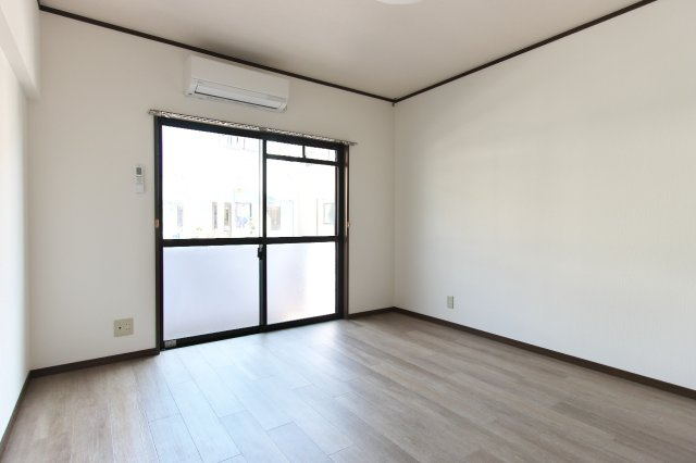 レインボー２の居間・リビング