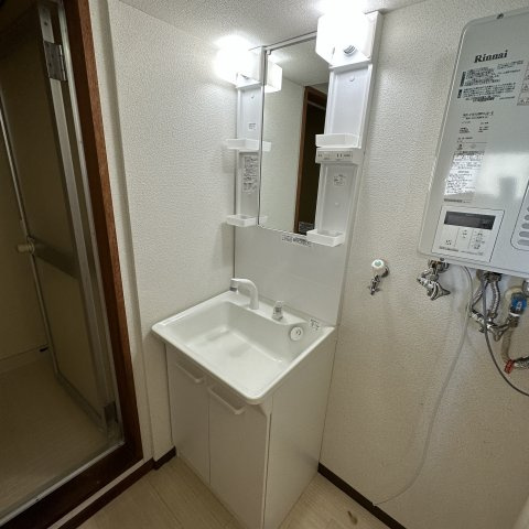 メゾンウエダの洗面所