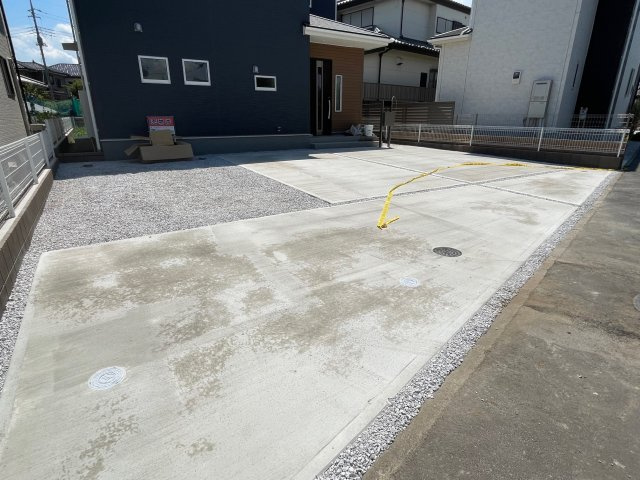 藤岡市藤岡第30（全1棟）1号棟の駐車場|駐車スペースもあります
