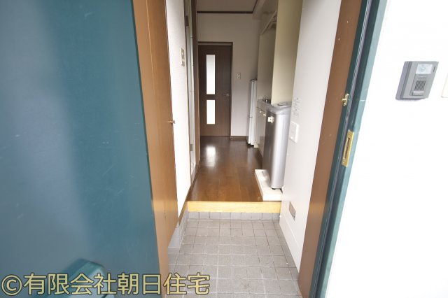 レインボー２の玄関