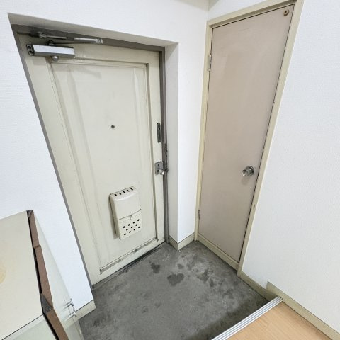 ＫＴハイツの玄関