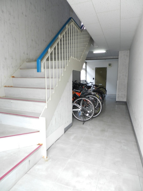 プラザマンション水元のエントランス