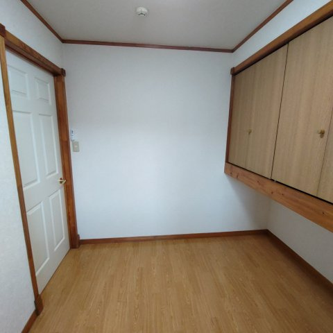 ハイツひまわりの洋室