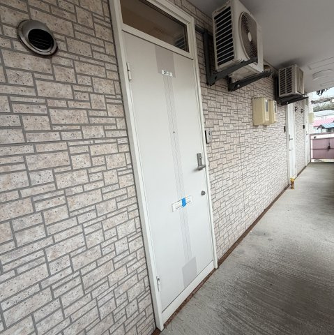 はまだ荘の玄関