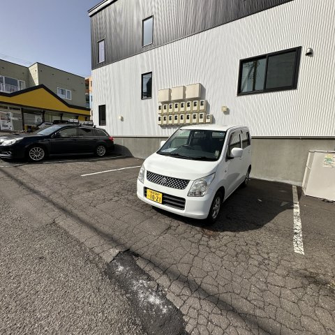 レオーネ・コリーナの駐車場|駐車場完備です