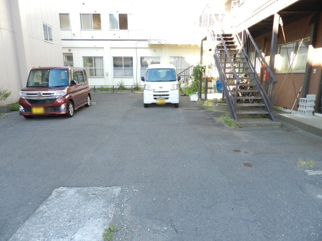 コーポ宮川の駐車場