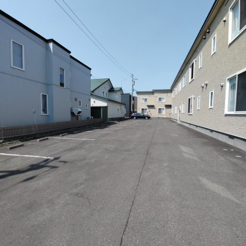 ハイツからんⅠの駐車場