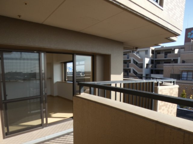 シャトレー刈谷ウイング西館のバルコニー|バルコニー