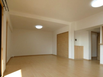 【居間・リビング】 | シャトレー刈谷ウイング西館 | 開放感のある広々としたLDで家族団欒の時間を過ごせます！