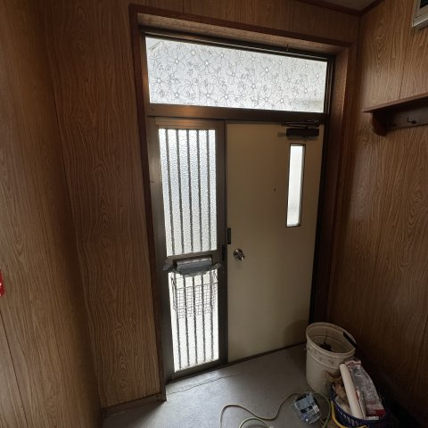 小林コーポの玄関