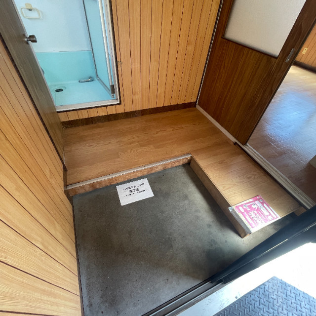 エヌエスハイツの玄関