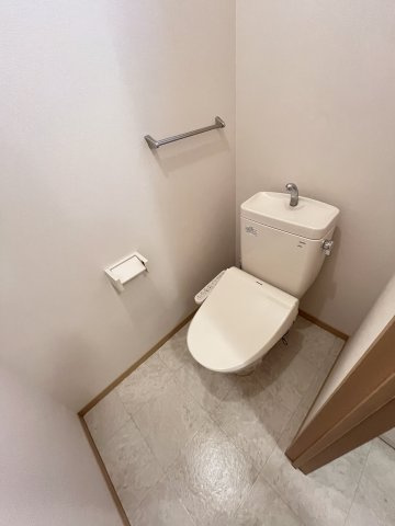 タートルテイルのトイレ|イメージ202号室の写真