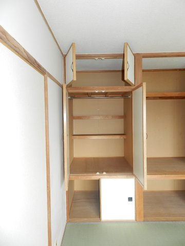 港北ハイツ１の収納