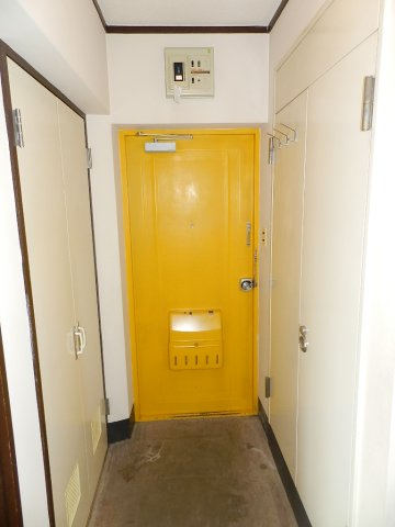 港北ハイツ１の玄関