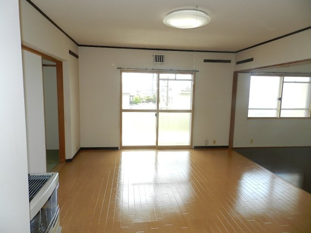 港北ハイツ１の居間・リビング