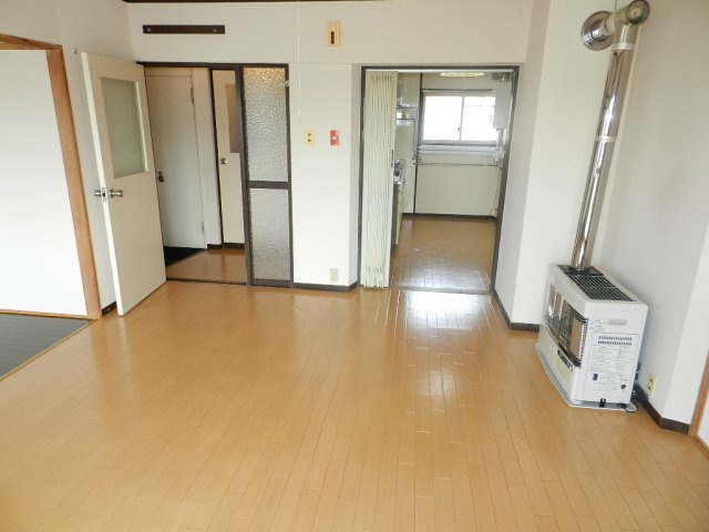 港北ハイツ１の居間・リビング