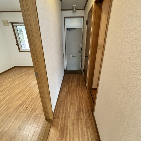 コーポスワンAの玄関