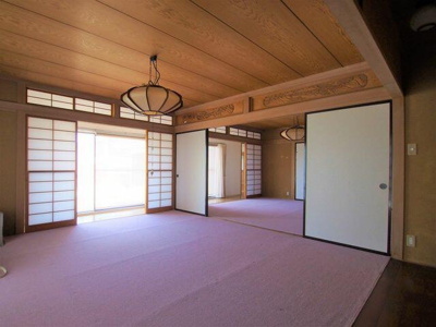 【和室】 | 中古戸建 上浜町 | 8帖の和室が2部屋あります。い草の香りのする畳のお部屋は落ち着きますね。