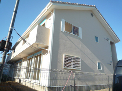 二階建て木造アパートです