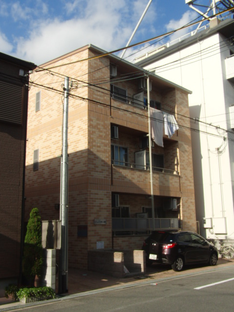 プルス新北野の外観