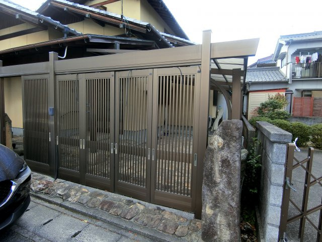 安浦町中央５丁目中古住宅の駐車場