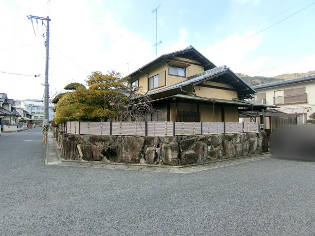 安浦町中央５丁目中古住宅の前面道路含む現地写真