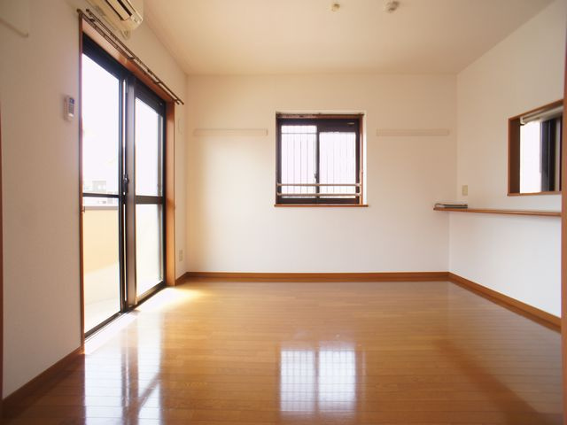 【居間・リビング】 | グリーンヒルズ | カウンターキッチンになっています♪