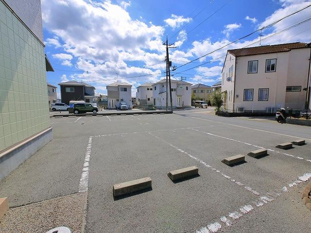 エスポワールA（中山町）の駐車場