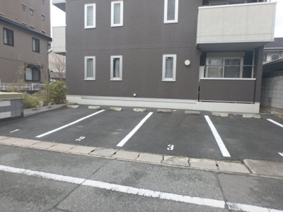 【駐車場】 | ピケルーナ西宮北口 | 駐車場です
