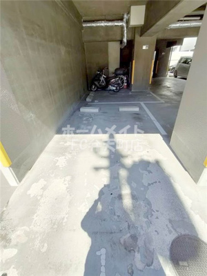 【駐車場】 | グランディール壹番館 | 車をお持ちの方に嬉しい駐車場付きの物件です