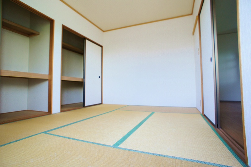 メルベーユ津福【キャッシュバック対象物件】の和室|和室があると落ち着いた雰囲気になりますね