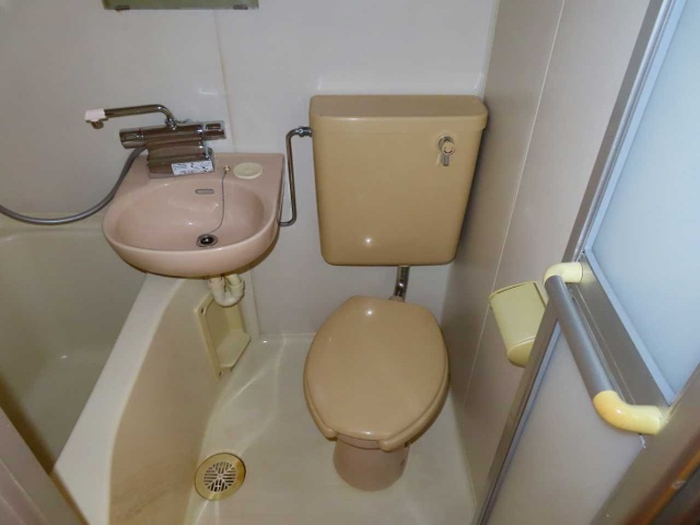 カメモトビルのトイレ|コンパクトで使いやすいトイレです