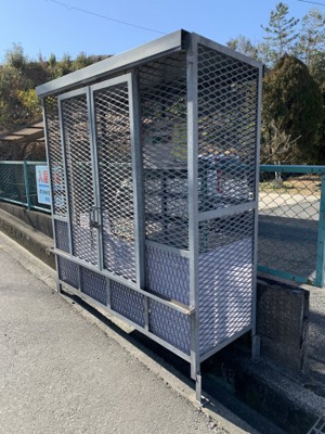 【その他共用部分】 | サンライフ高屋　A | 敷地横ゴミ置場