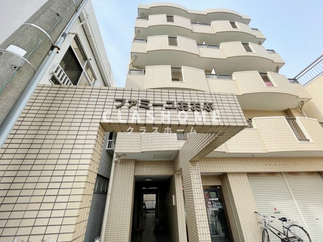 ファミーユおおぶのエントランス