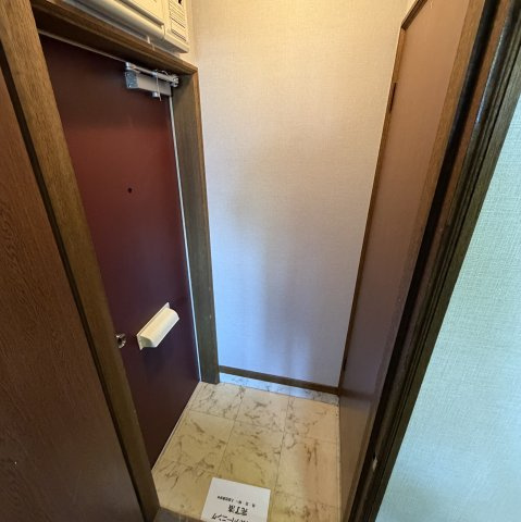 ハイツグリンサイドの玄関