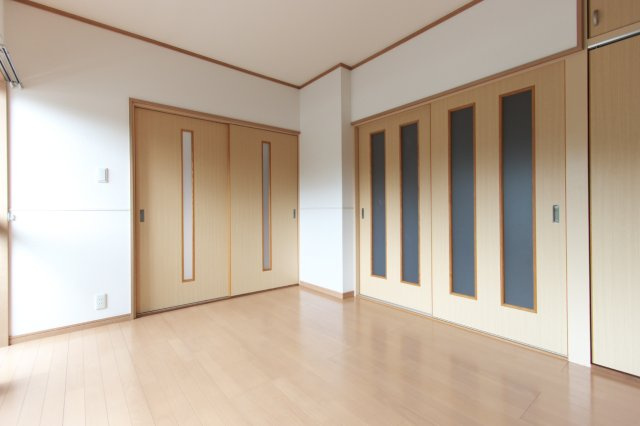 シャンテーヌの洋室