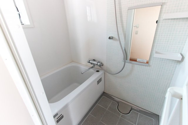 メゾン弥生の浴室