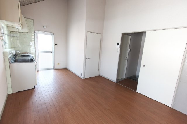 メゾン弥生の居間・リビング