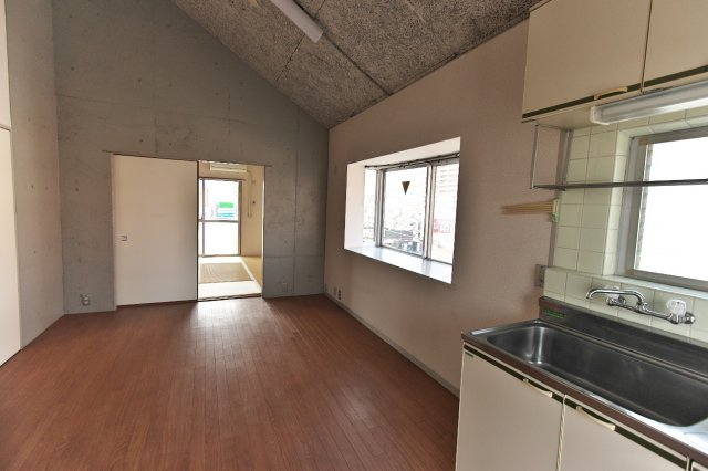 メゾン弥生の居間・リビング